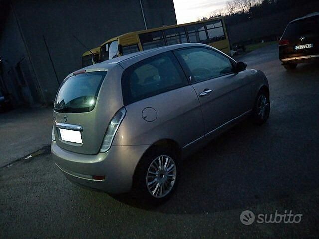Usata Lancia Ypsilon 60 CV (44 kW) 2007 Grigio Utilitaria