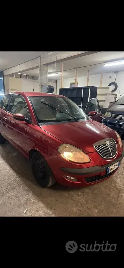 Usata Lancia Ypsilon 80 CV (58 kW) 2003 Rosso Utilitaria