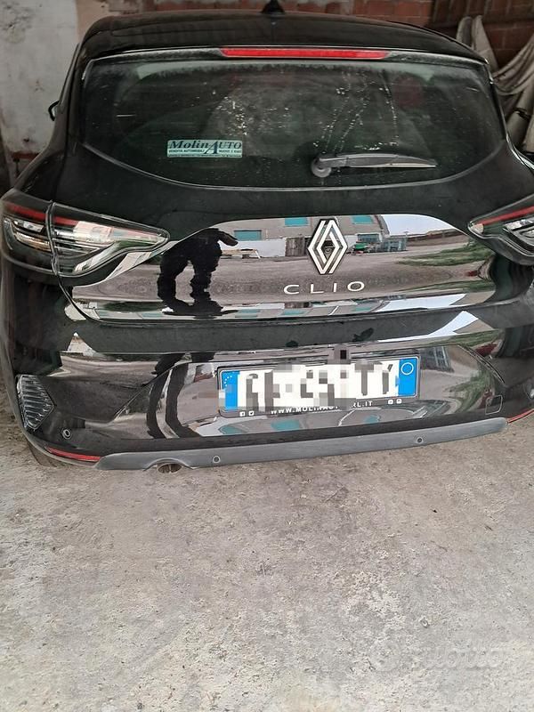 Usata Renault Clio V 90 CV (66 kW) 2024 Nero Berlina