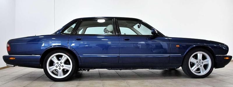 Usata Jaguar XJR 363 CV (266 kW) 1998 Blu/azzurro Berlina