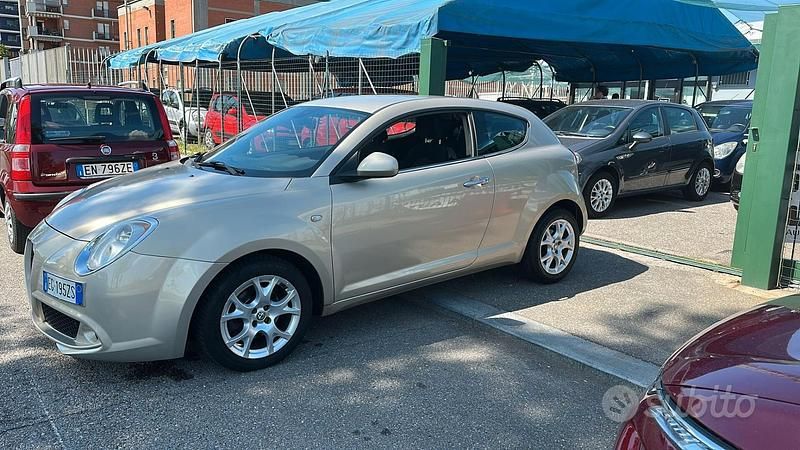 Usata Alfa Romeo MiTo Distinctive 120 CV (88 kW) 2011 Beige Utilitaria