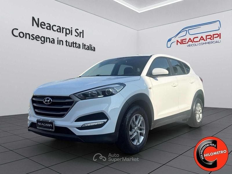 Bianco metallizzato Usata 2016 Hyundai Tucson Comfort SUV | 11.500 € (Ottimo prezzo) - Immagine 1/4