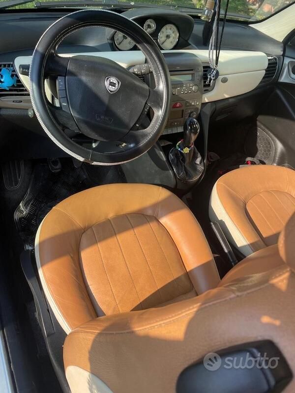 Usata Lancia Ypsilon 80 CV (58 kW) 2004 Blu Utilitaria