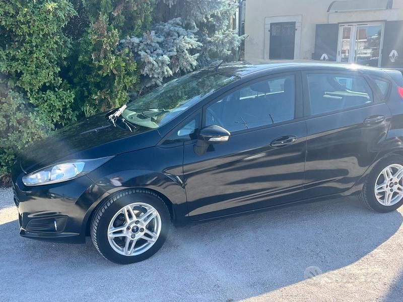 Usata Ford Fiesta Titanium 75 CV (55 kW) 2013 Nero Utilitaria