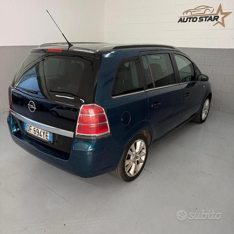 Usata Opel Zafira Cosmo 120 CV (88 kW) 2007 Blu Monovolume