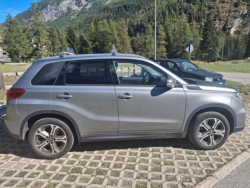 Usata Suzuki Vitara 120 CV (88 kW) 2018 Grigio Utilitaria