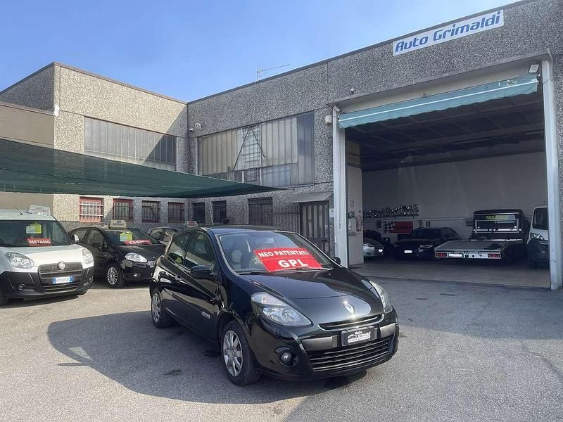 Other Usata 2012 Renault Clio IV Tre volumi | 5500 € (Buon prezzo) - Immagine 1/4