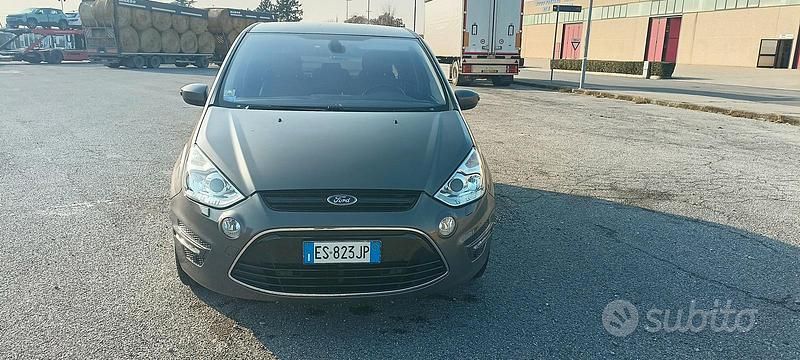 Usata Ford S-MAX 163 CV (119 kW) 2013 Grigio Monovolume