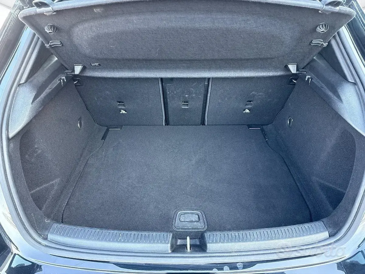 Usata Mercedes A180 AMG Line Premium 136 CV (100 kW) 2025 Nero Berlina