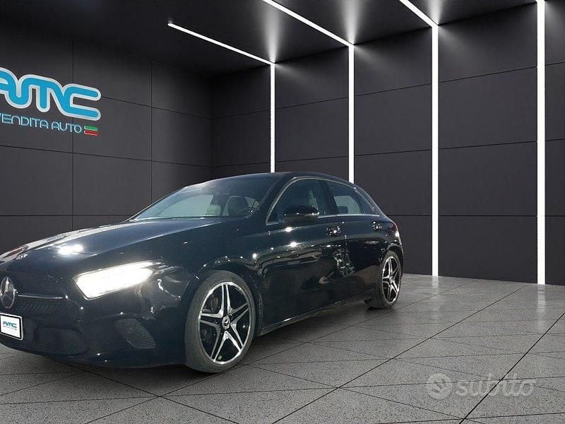 Usata Mercedes A180 Premium 116 CV (85 kW) 2019 Nero Berlina
