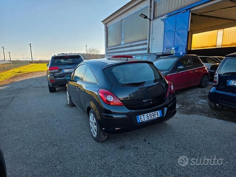 Usata Opel Corsa 86 CV (63 kW) 2013 Nero Berlina