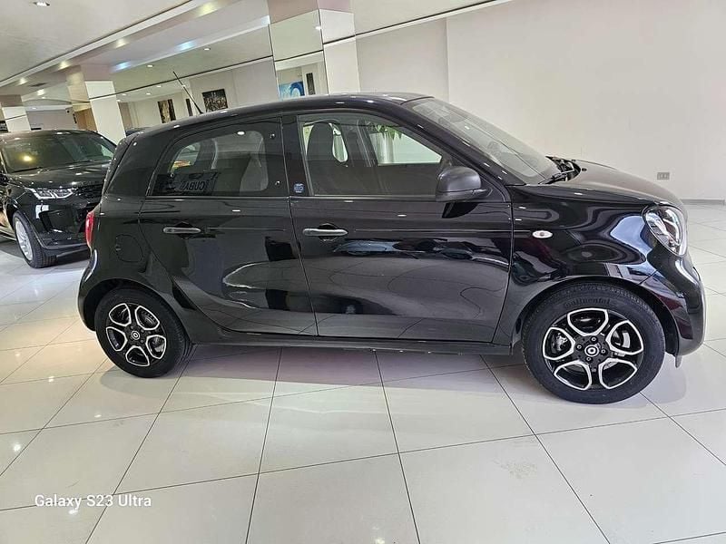 Usata Smart ForFour Electric Drive Passion 41 kW (56 CV) 2019 Nero Utilitaria