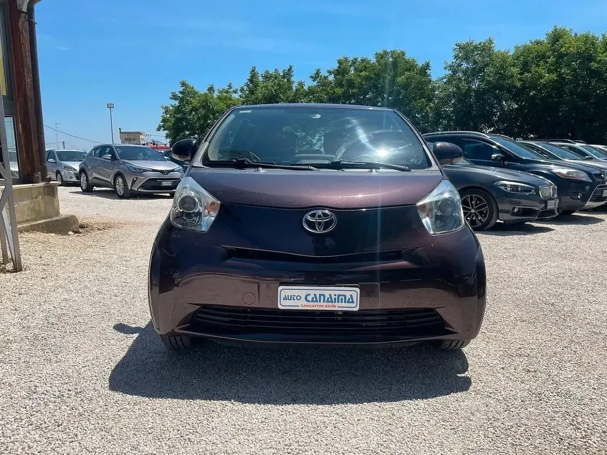 Usata Toyota iQ 68 CV (50 kW) 2011 Viola Utilitaria