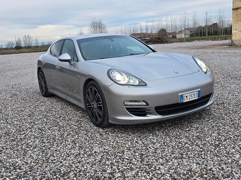 Usata Porsche Panamera Platinum Edition 2012 Grigio Berlina