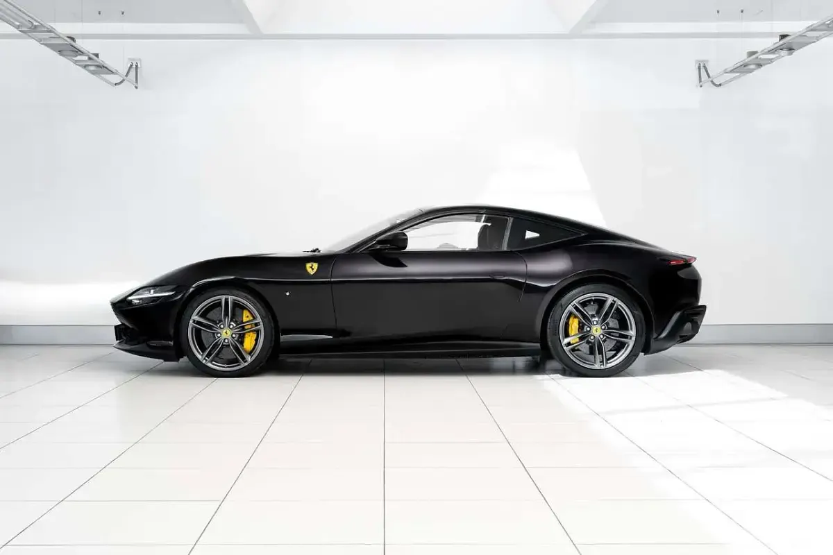 Usata Ferrari Roma 620 CV (456 kW) 2022 Nero Coupé