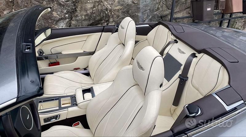 Usata Aston Martin Virage 497 CV (365 kW) 2011 Grigio Cabrio