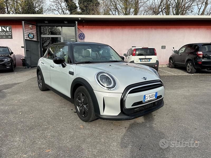 Usata Mini Cooper Essential 136 CV (100 kW) 2022 Grigio Utilitaria