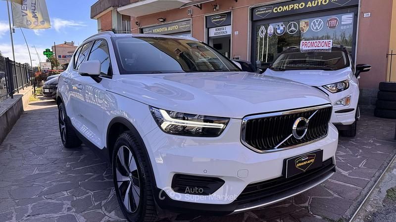 Usata Volvo XC40 Momentum 129 CV (94 kW) 2021 Bianco SUV