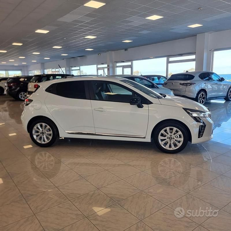 Ny Renault Clio V Evolution 101 HK (74 kW) 2025 Vit Sedan