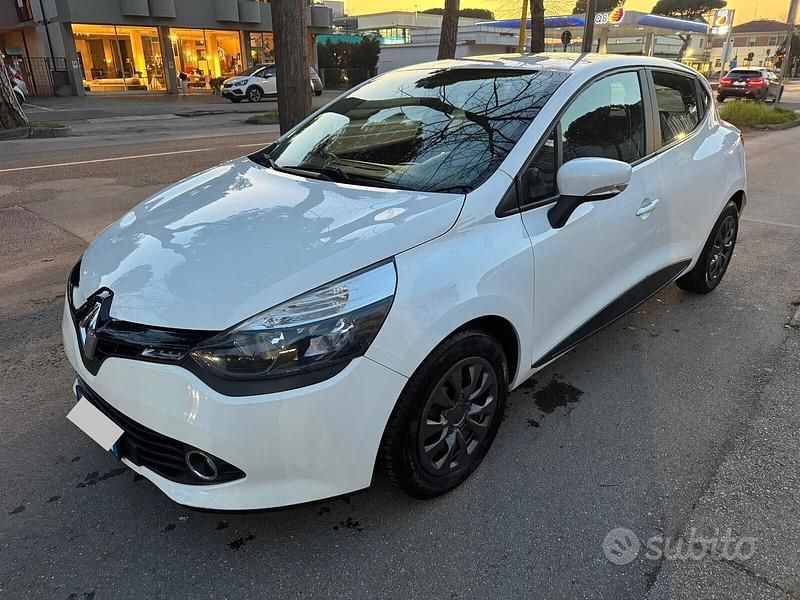 Usado Renault Clio IV Intens 75 CV (55 kW) 2016 Blanco Berlina