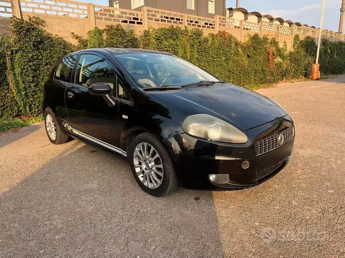 Usata Fiat Grande Punto Dynamic 90 CV (66 kW) 2008 Utilitaria