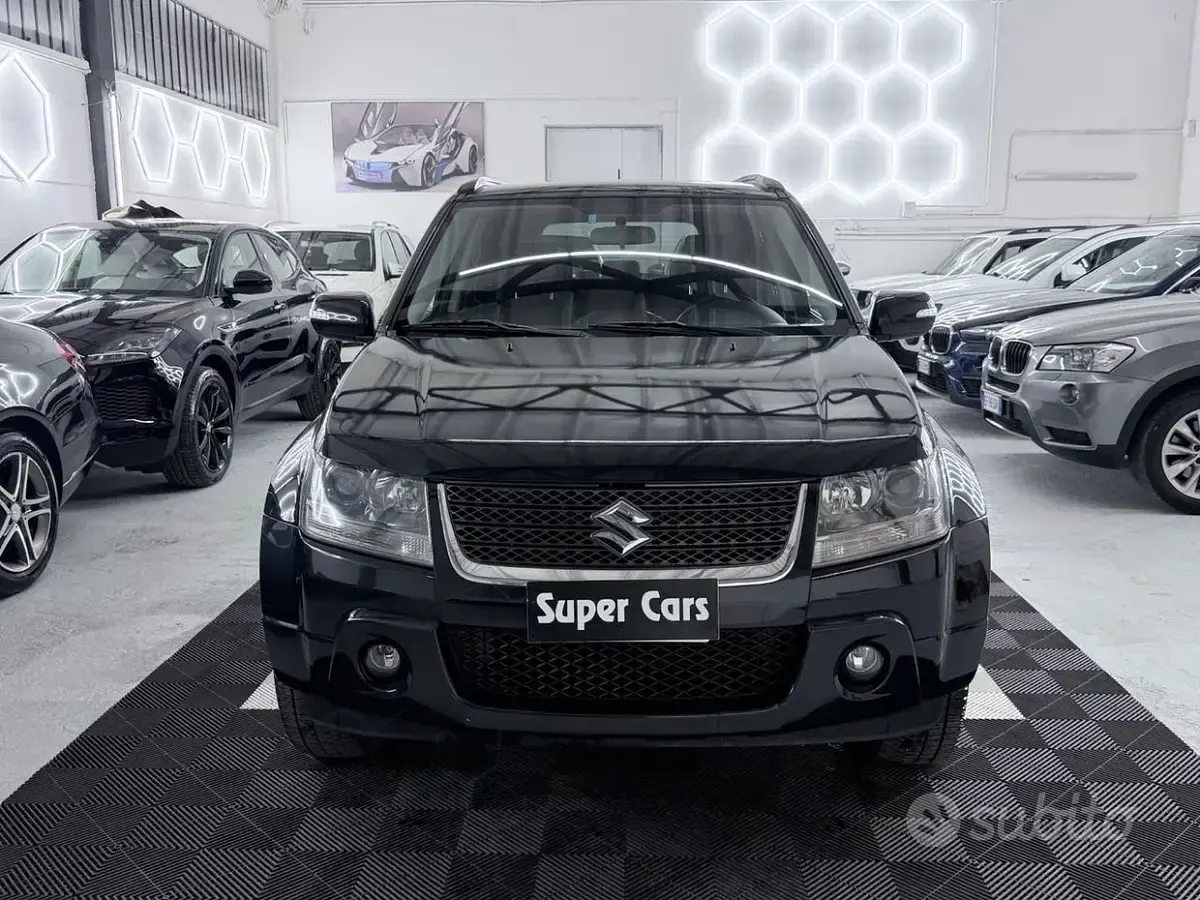 Usata Suzuki Grand Vitara 129 CV (94 kW) 2012 Nero SUV
