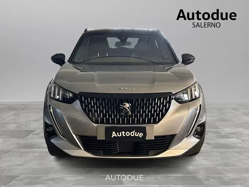 Usata Peugeot 2008 GT 131 CV (96 kW) 2021 Gray SUV