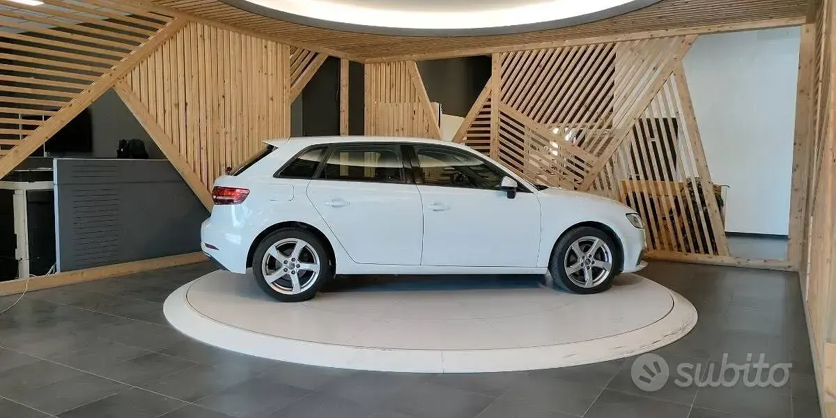 Usata Audi A3 Business 116 CV (85 kW) 2019 Bianco Berlina