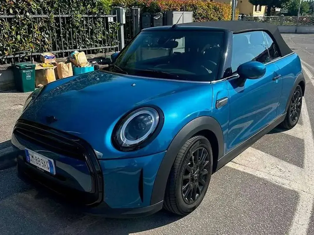 Usata Mini Cooper Cabriolet Classic 136 CV (100 kW) 2023 Blu/azzurro Cabrio