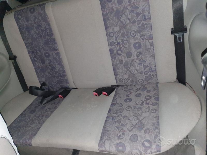 Usata Ford Fiesta 75 CV (55 kW) 1997 Nero Utilitaria