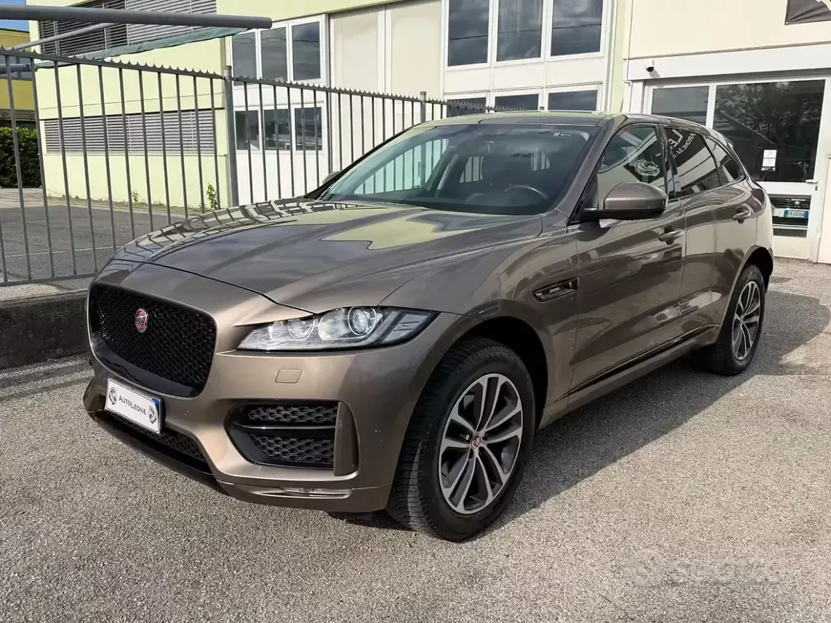 Usata Jaguar F-Pace R-Sport 180 CV (132 kW) 2017 Marrone SUV
