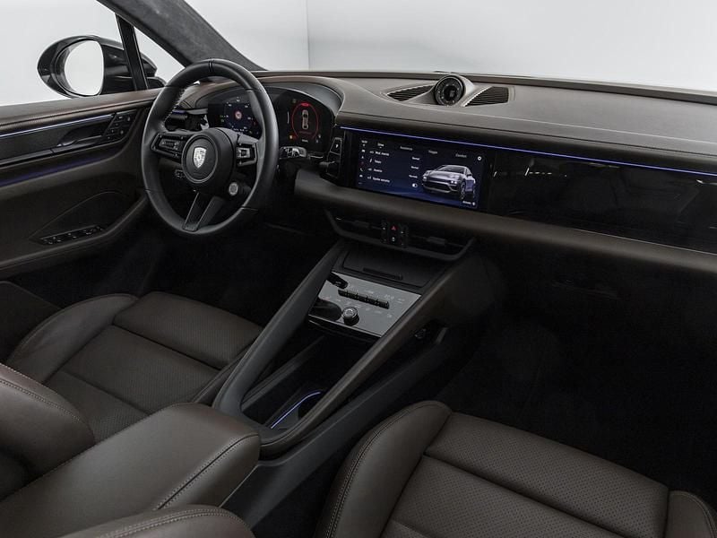 Usata Porsche Macan Turbo 469 kW (639 CV) 2024 Nero jet metallizzato SUV