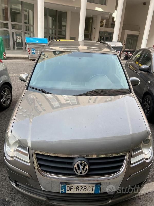 Usata VW Touran 140 CV (102 kW) 2008 Grigio Monovolume