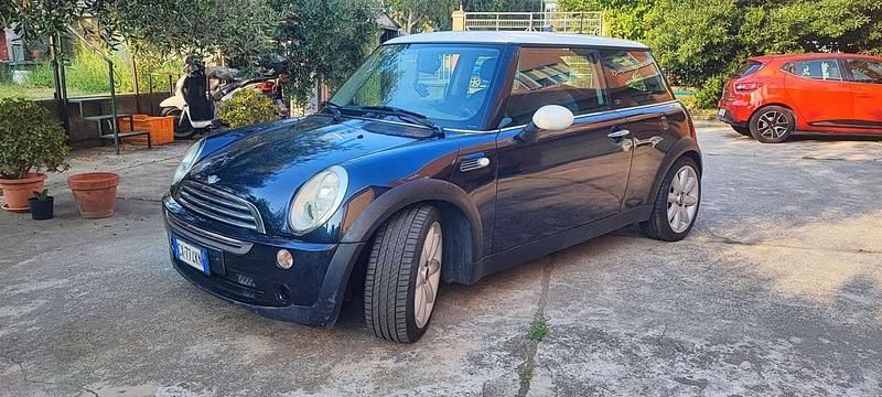 Usata Mini Cooper Seven 116 CV (85 kW) 2005 Blu/azzurro Utilitaria