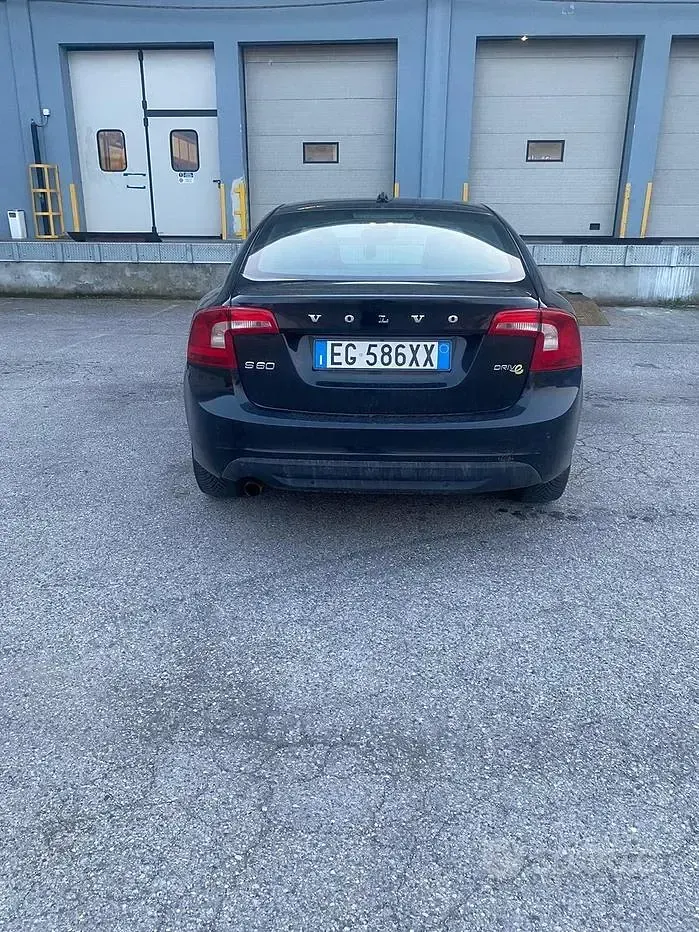 Usata Volvo S60 Summum 115 CV (84 kW) 2012 Nero Berlina