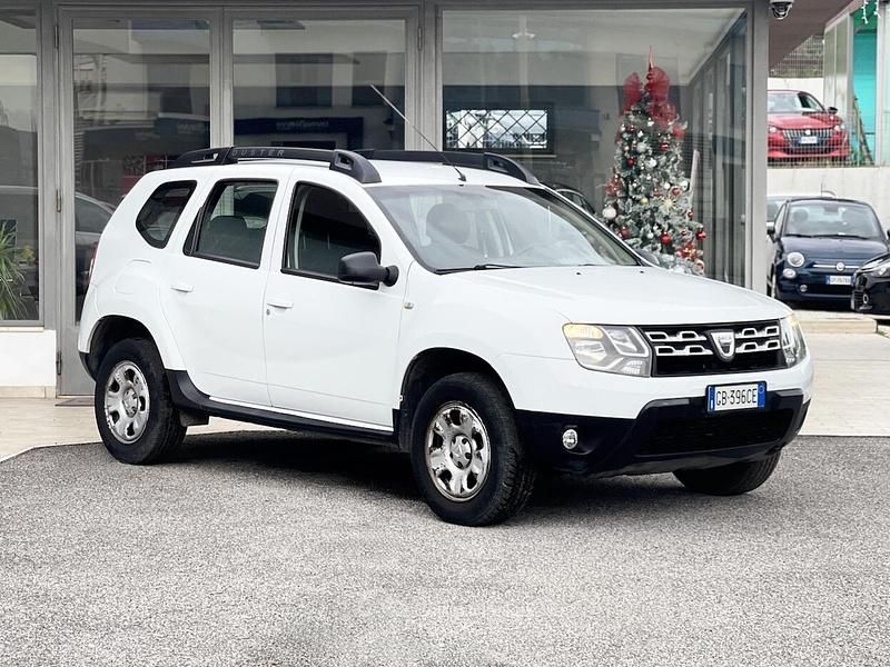 Bianco Usata 2016 Dacia Duster SUV | 7800 € (Ottimo prezzo) - Immagine 1/4