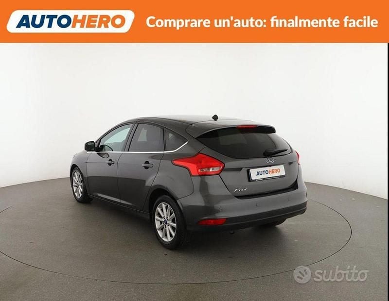 Usata Ford Focus 120 CV (88 kW) 2018 Grigio Berlina