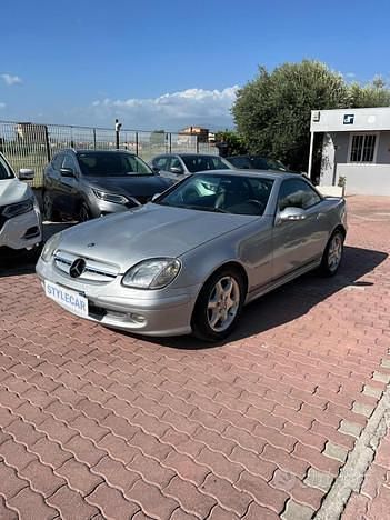 Usata Mercedes SLK200 163 CV (119 kW) 2000 Argento metallizzato Cabrio