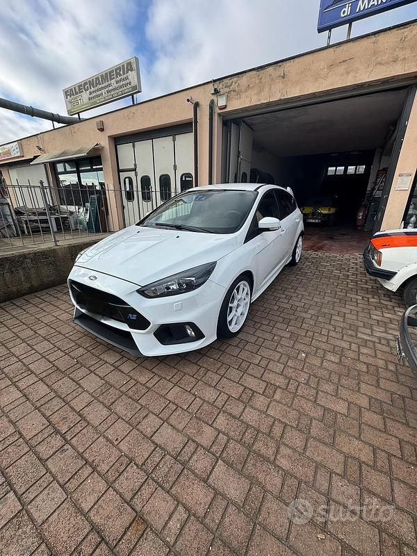 Usata Ford Focus RS 350 CV (257 kW) 2017 Bianco Utilitaria