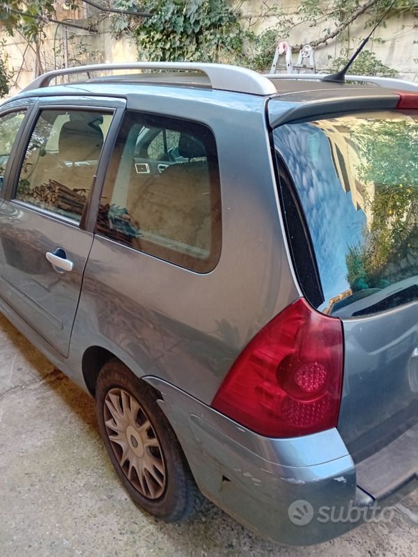 Verde Usata 2007 Peugeot 307 Station wagon | 500 € (Super prezzo) - Immagine 1/2