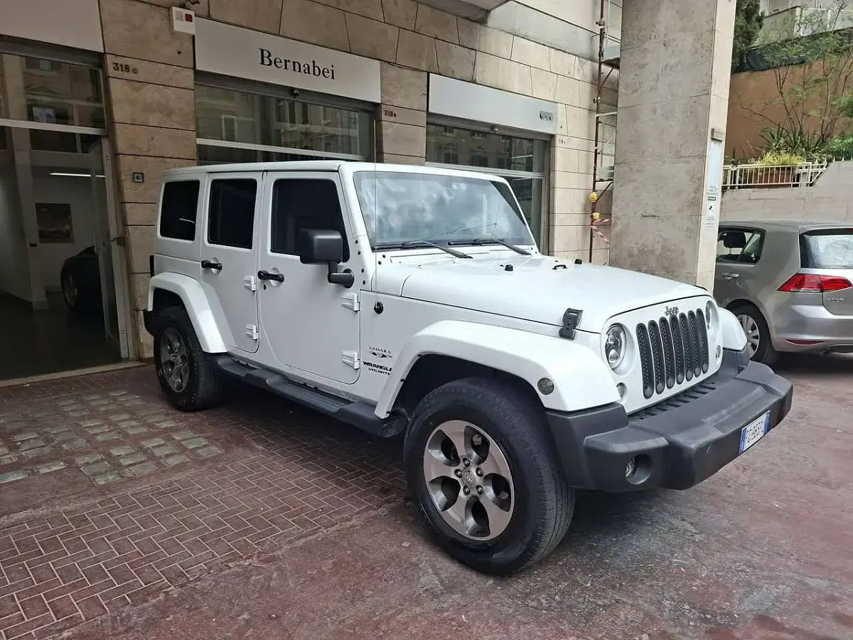 Begagnad Jeep Wrangler Sahara 200 HK (147 kW) 2016 Vit SUV
