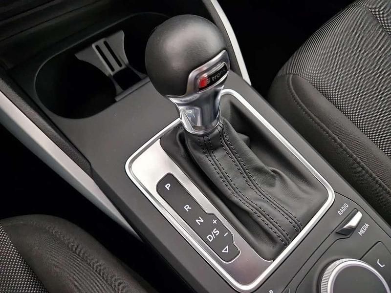 Usata Audi Q2 Business 150 CV (110 kW) 2020 Argento SUV