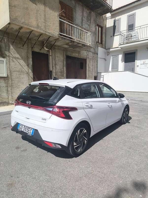 Usata Hyundai i20 101 CV (74 kW) 2021 Bianco Utilitaria