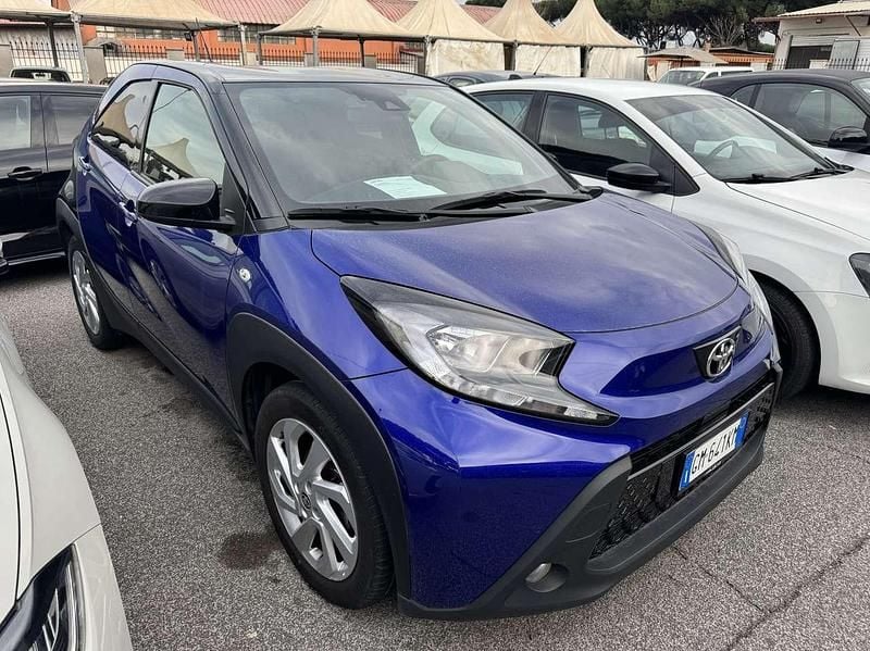 Blu/azzurro Usata 2022 Toyota Aygo X SUV | 12.890 € (Super prezzo) - Immagine 1/4