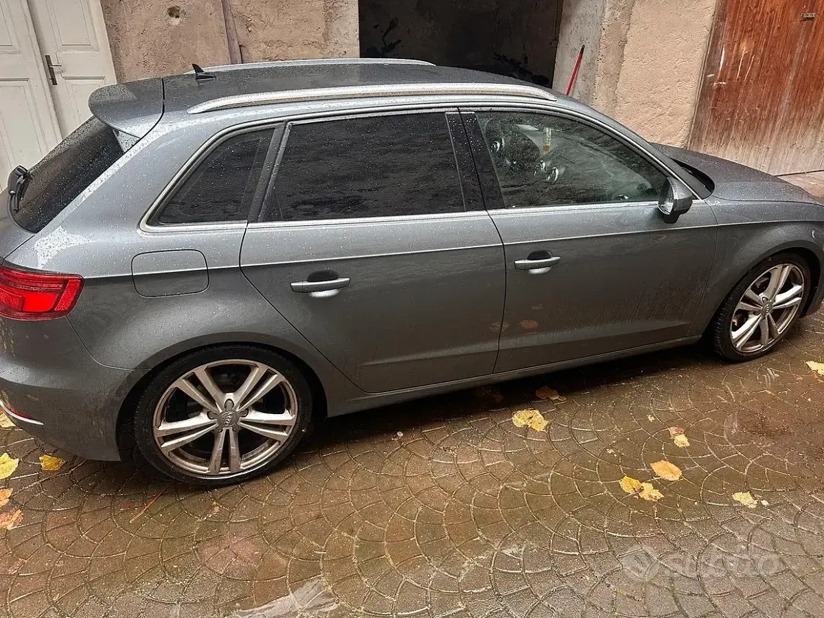 Usata Audi A3 Sport 140 CV (102 kW) 2019 Grigio Berlina