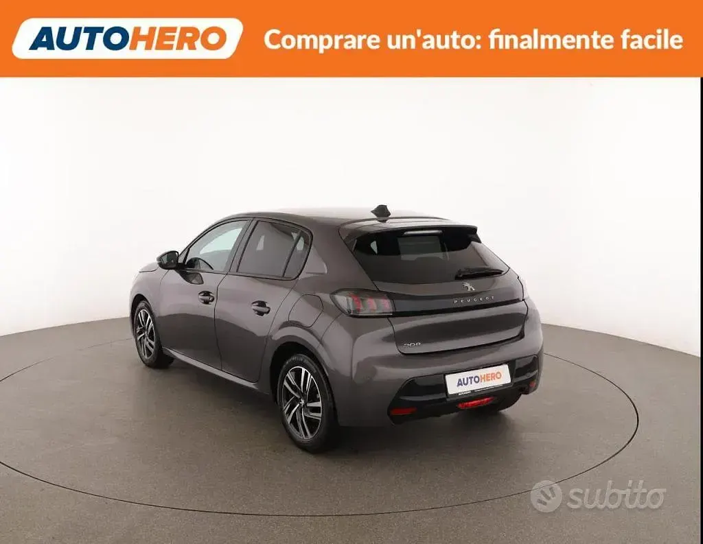 Usata Peugeot 208 Allure 101 CV (74 kW) 2023 Grigio Utilitaria
