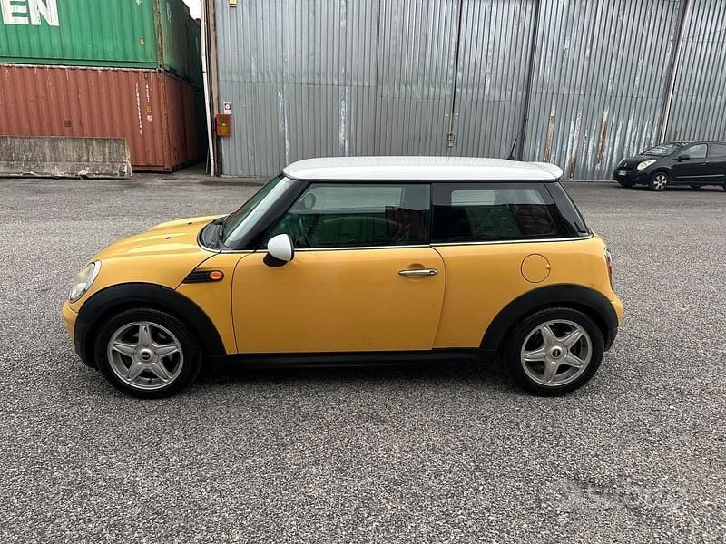 Usata Mini Cooper 120 CV (88 kW) 2008 Giallo Utilitaria