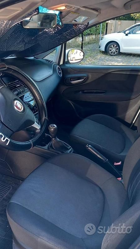 Usata Fiat Punto 75 CV (55 kW) 2013 Bianco Utilitaria