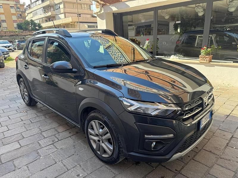 Usata Dacia Sandero Comfort 101 CV (74 kW) 2022 Grigio Berlina