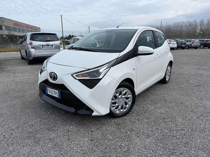 Bianco Usata 2019 Toyota Aygo X-clusiv Due volumi | 10.500 € (Buon prezzo) - Immagine 1/4